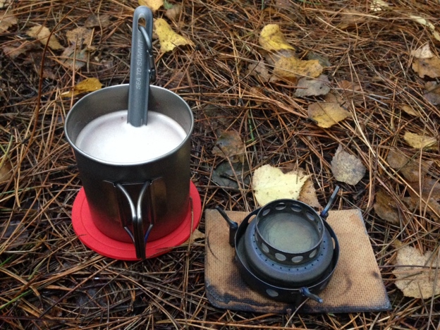 Hot chocolate - MSR titanium mug and Sea to Summit AlphaLight spoon - Vargo XE titanium stove with a homemade mug support