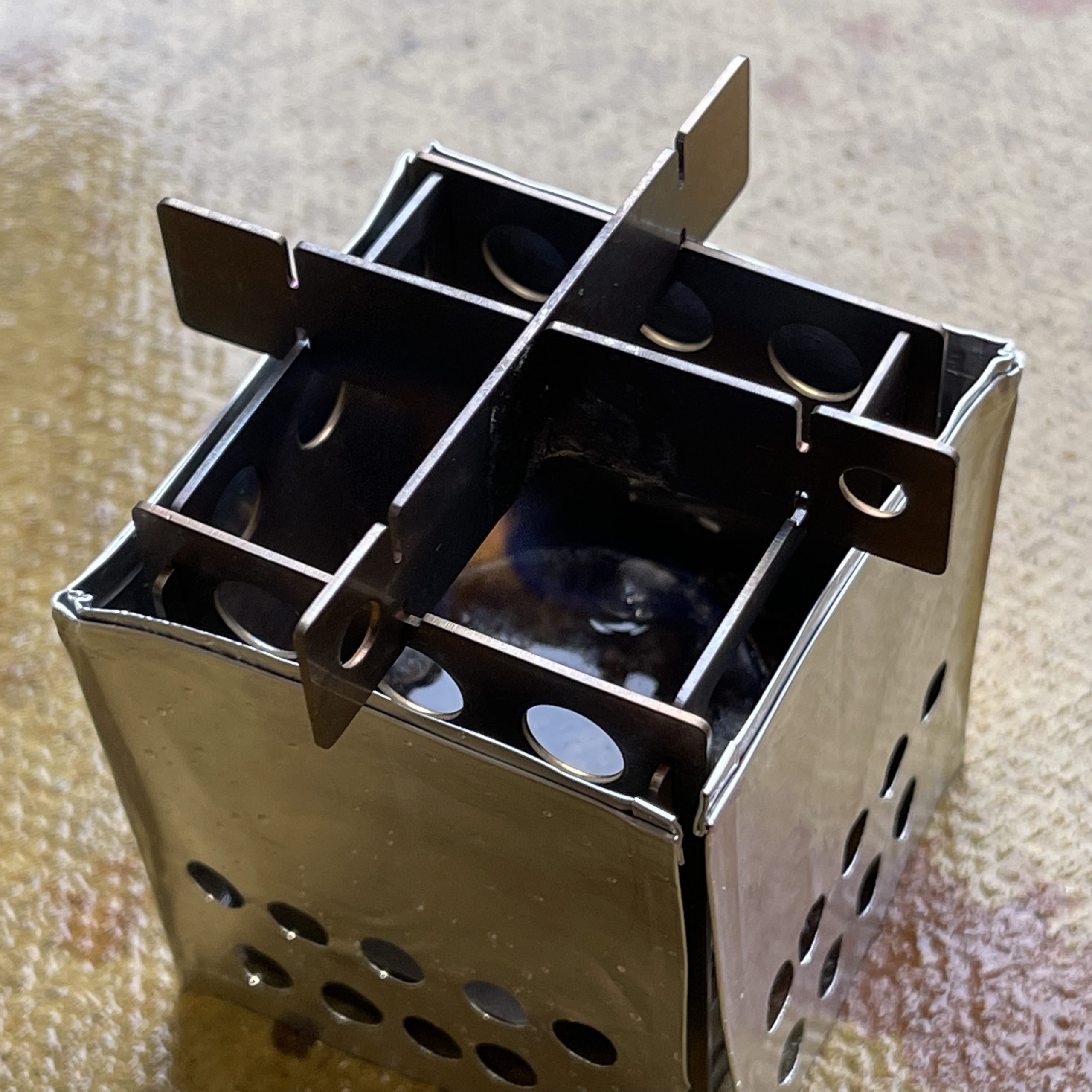 Outdoor Pocket Micro Stove EDCBox adapted for gel fuel